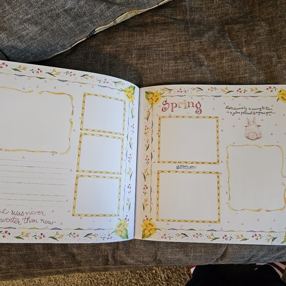 4 Seasonal Scrapbooks - Picture 11 of 11